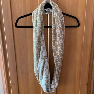 NWOT Michael Kors Logo Infiniti Scarf